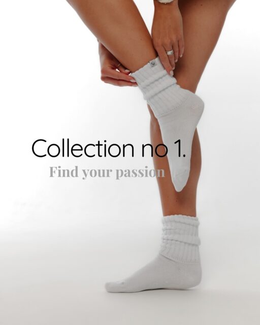 ✨ Find Your Passion to więcej niż skarpetki do pilatesu — to zaproszenie, by znów zakochać się w sobie.Odkryj energię, która płynie z ruchu. Find Your Passion to model, który łączy funkcjonalność z kobiecym magnetyzmem — stworzony dla tych, które czują, że ruch to forma ekspresji.Wybierz swój kolor, zanurz się w swojej pasji 🌙#pilates #pilatesinstructor #pilatesreformer #pilatessocks #goodenergy #yogawear