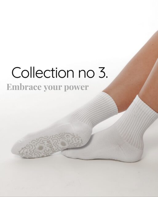 Embrace your power.
To nie tylko kolekcja.
To przypomnienie, że moc zaczyna się tam,
gdzie kończy się potrzeba porównywania. 🌙#soelle #pilates #pilatesinstructor #pilatesreformer #pilatesstudio #pilatessocks #yoga #yogawear #goodenergy